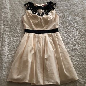 Chi chi London dress
